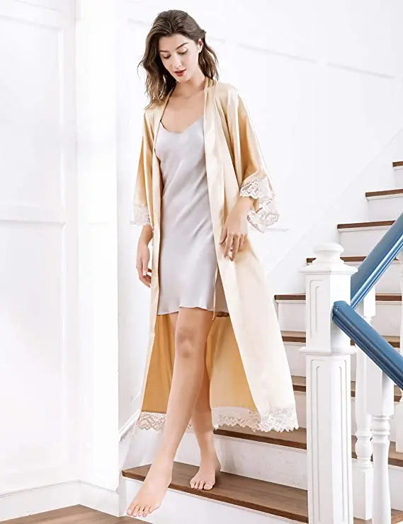 2019 New Silk Satin Lace Robes Bridesmaid Bride Robes Wedding Long Robe Bathrobe Womens Robe Lingerie Robe