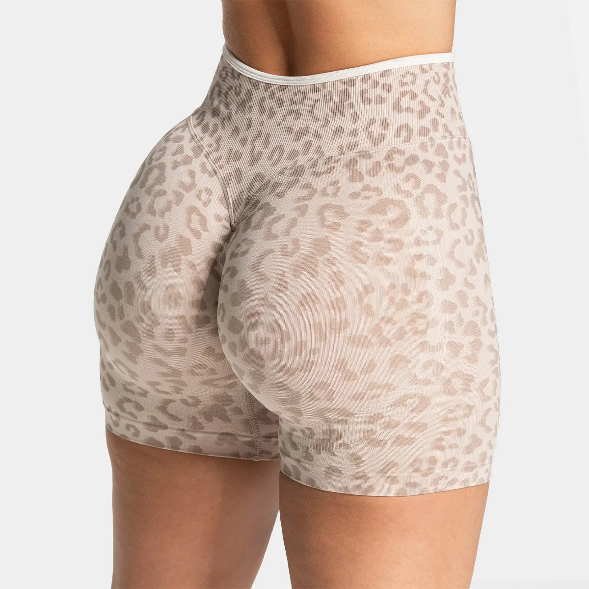 Quick drying seamless yoga shorts for women, high waisted, hip lifting, abdominal tightening, running and fitness pants