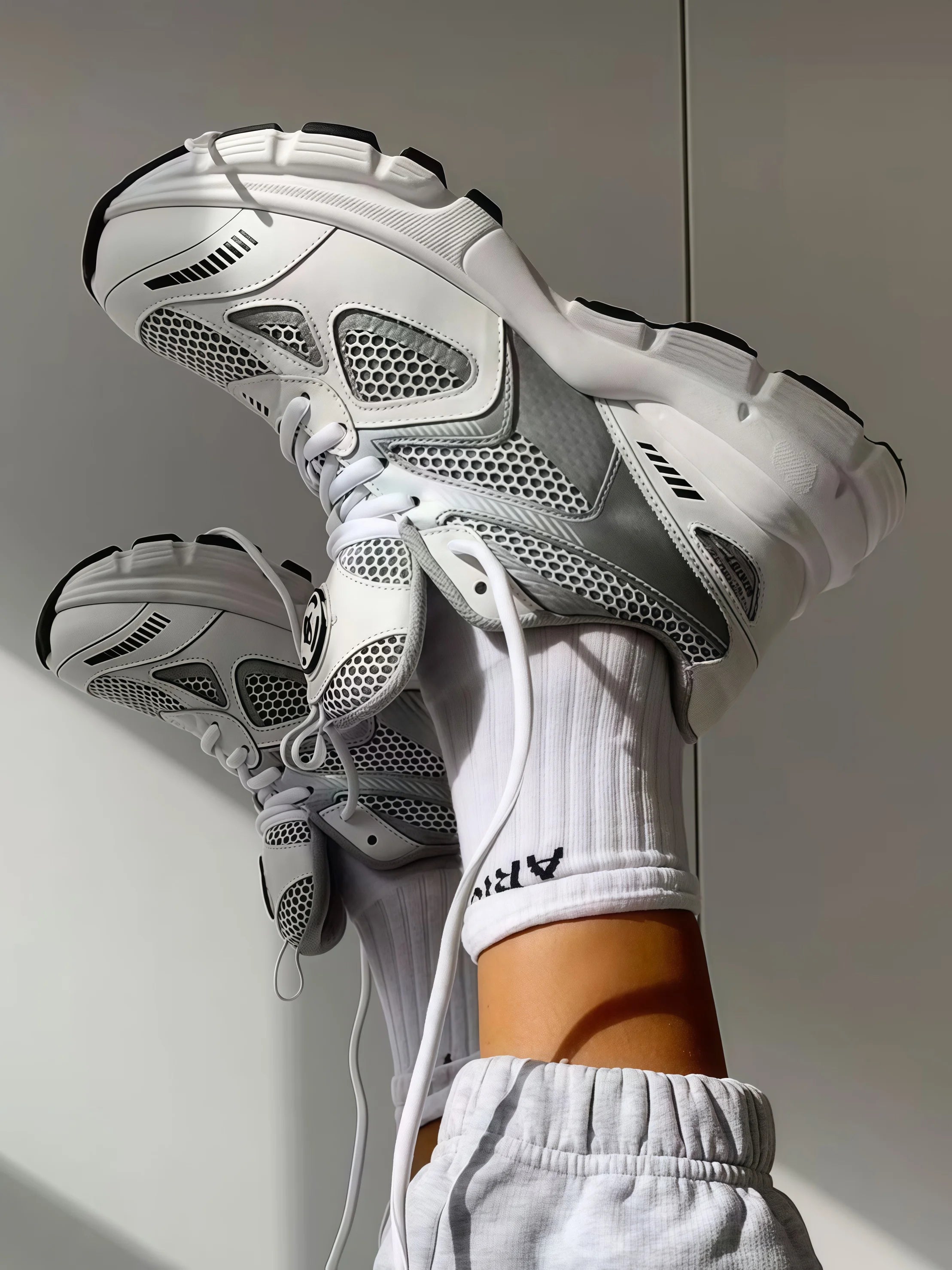 Women's Luxary Chunky Sneakers 2025 trend Fashion Mesh Breathable Shoes for Men Sports Running Casual Ladies Fitness Vulcanize