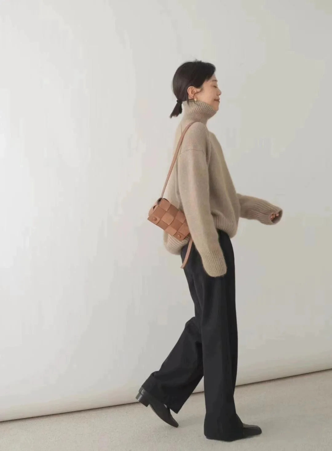 2023 autumn and winter turtleneck 100% pure cashmere women loose sweater thickened wool sweater cover lazy bottom